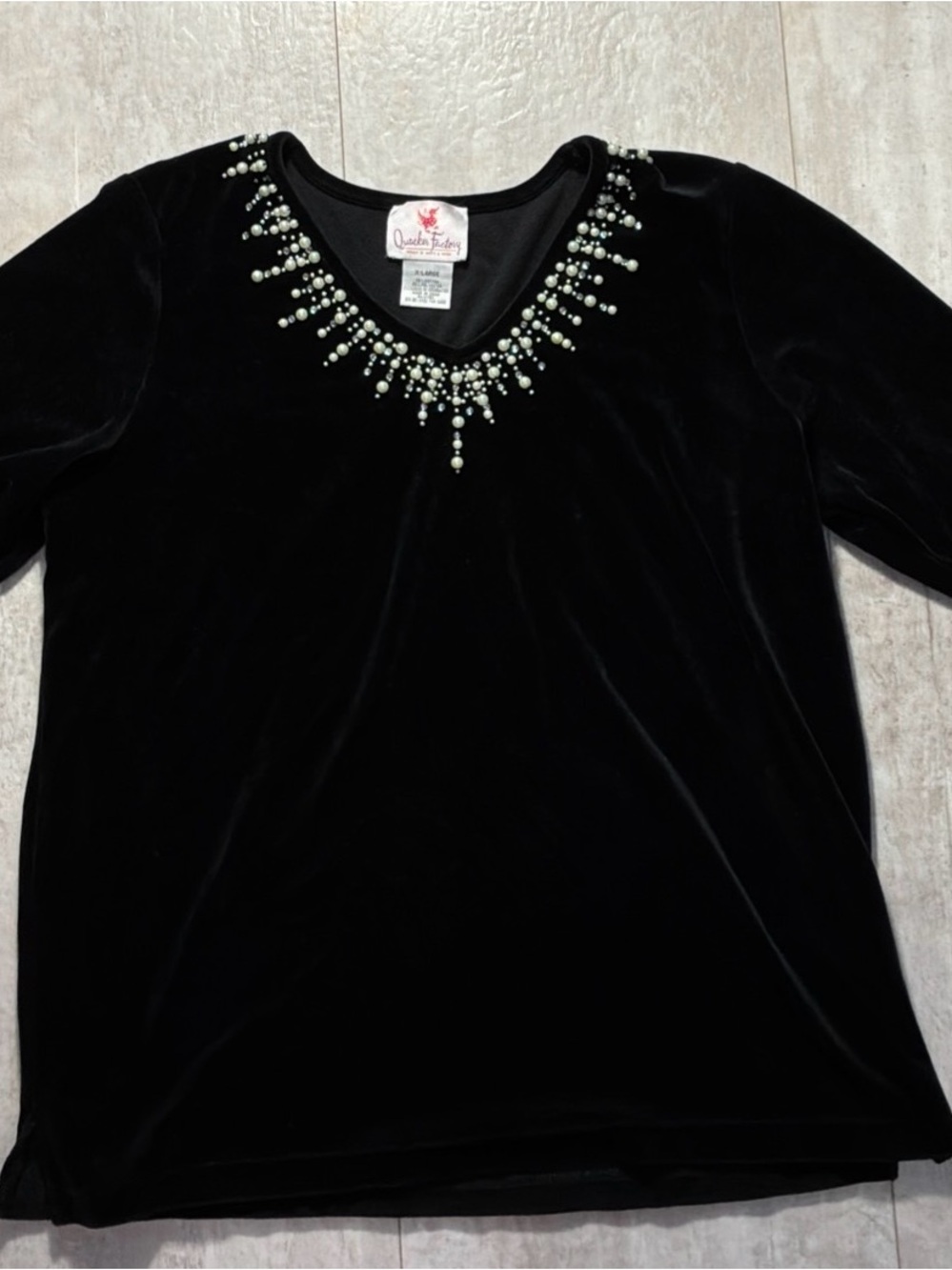Quacker Factory XL Black Velour Top Rhinestone Pearl Neck Detail Party